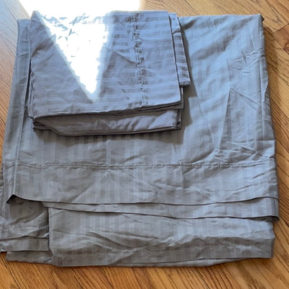 Chic Gray Striped Bedding Set